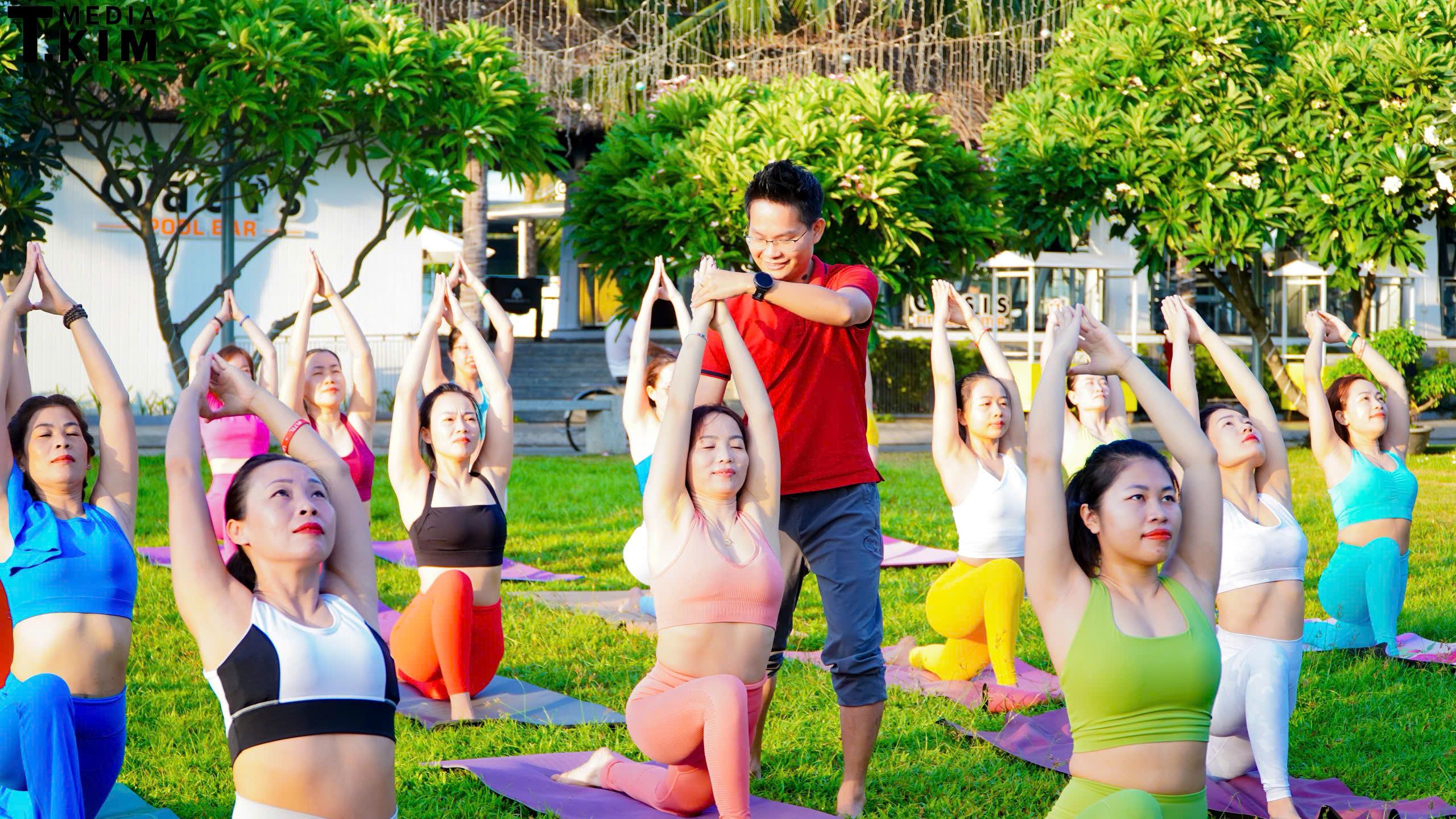 Khoá Huấn Luyện Viên Yoga